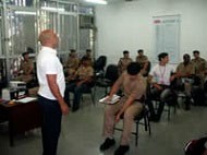 Imagem do treinamento dos seguranças